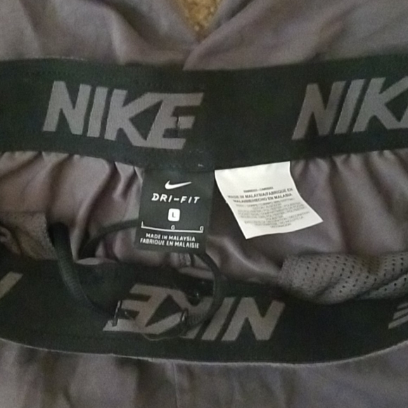 Nike shorts - Picture 2 of 2